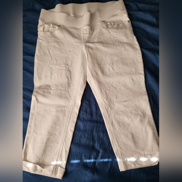Great Expectations Maternity Capris size large (12-14) white - Picture 1 of 3